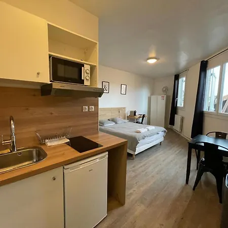 Apartment Centre