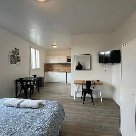Apartment Centre *